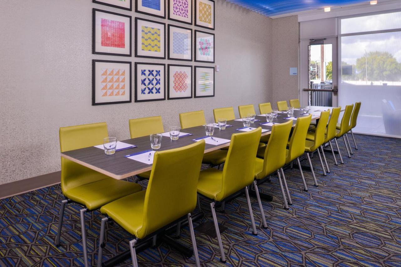 Holiday Inn Express & Suites - Mall Of America - Msp Airport By Ihg Bloomington Zewnętrze zdjęcie